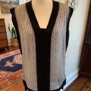 Banana Republic black and white print tunic top